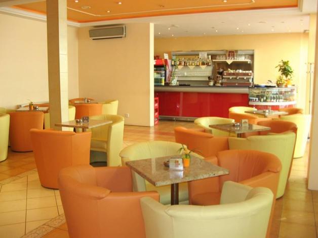 Hotel Nivy Bratislava Exterior photo