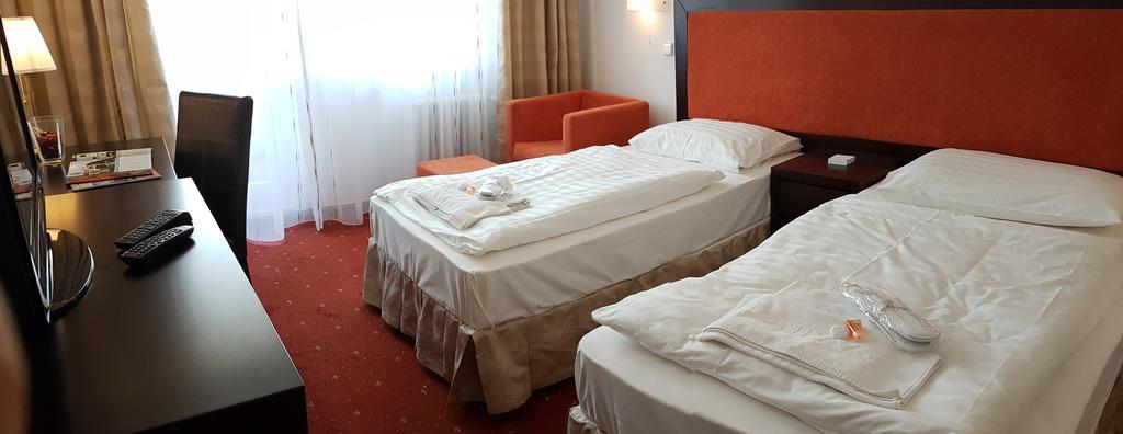 Hotel Nivy Bratislava Exterior photo