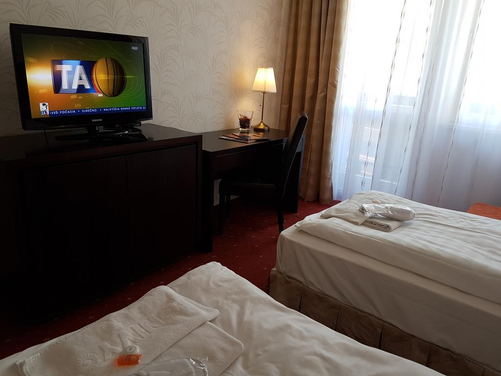 Hotel Nivy Bratislava Exterior photo