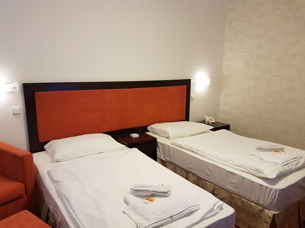 Hotel Nivy Bratislava Exterior photo