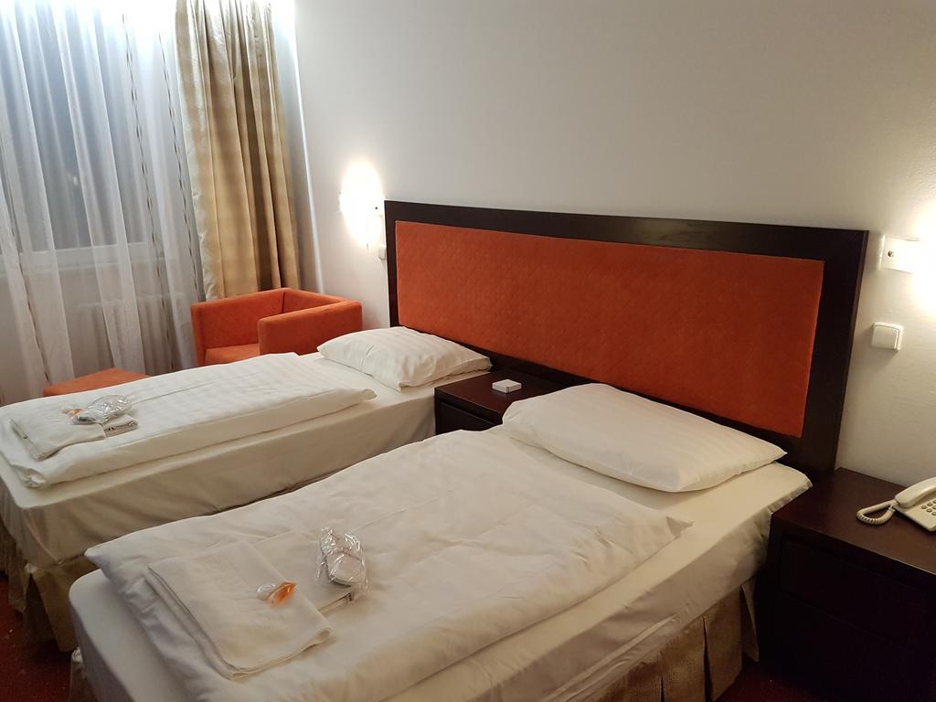 Hotel Nivy Bratislava Exterior photo