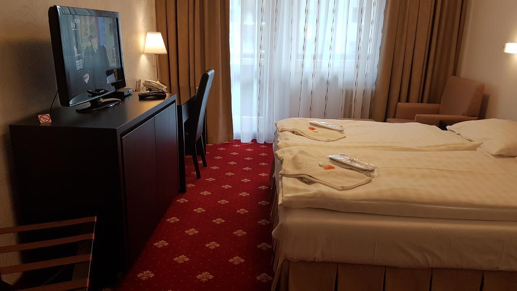 Hotel Nivy Bratislava Exterior photo