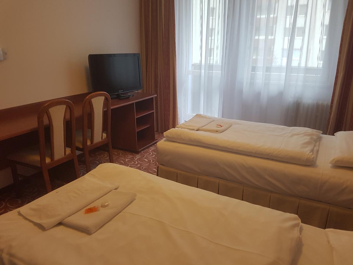 Hotel Nivy Bratislava Exterior photo