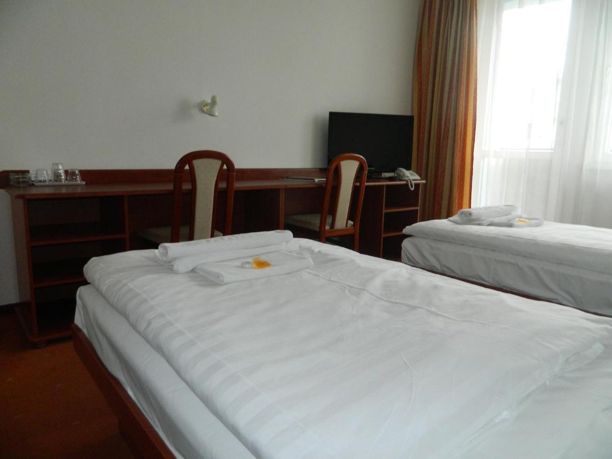 Hotel Nivy Bratislava Exterior photo